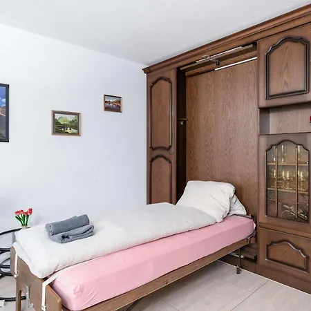 Cozy Alpine In Wiriehorn With Parking